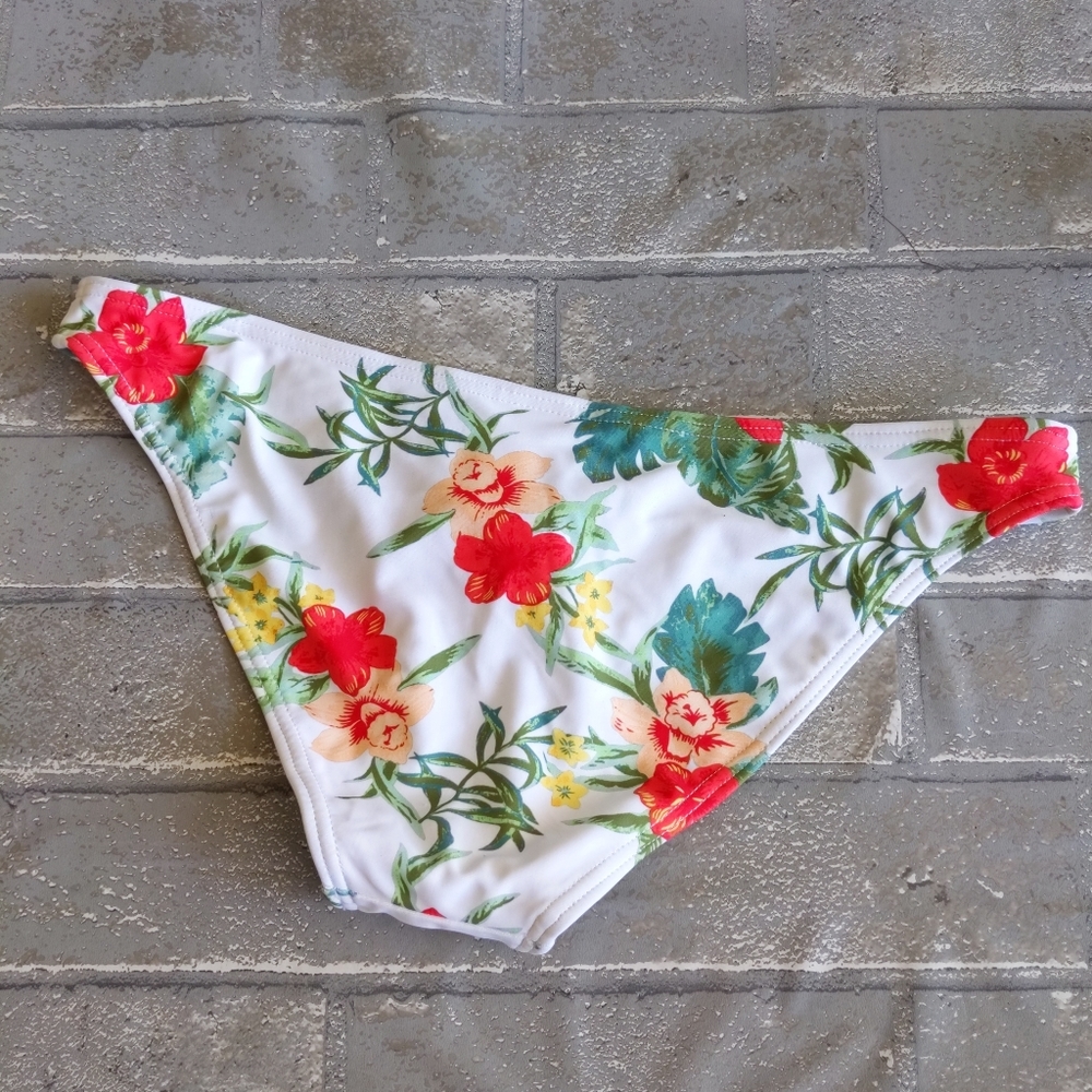 Made by MinkPink Hawaiian Print Bikini Bottoms NWOT S